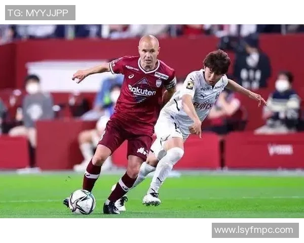 柏太阳神与名古屋鲸八的激烈对决展现足球魅力与团队精神