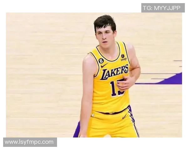 湖人130-120热火 球员点评:3人优异,5人及格,克内克特崩盘 湖人130-120热火 球员点评:3人优异,5人及格,克内克特崩盘